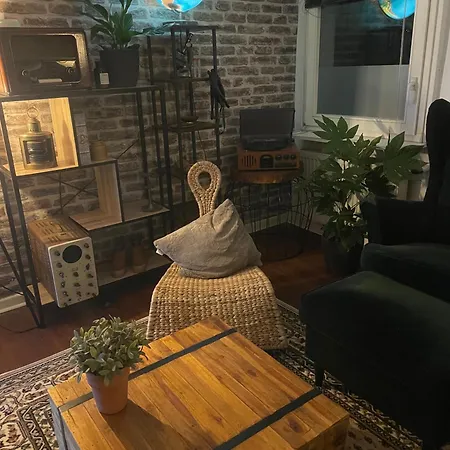 The Rusty Corner- Raetselwohnung In Apartmán *